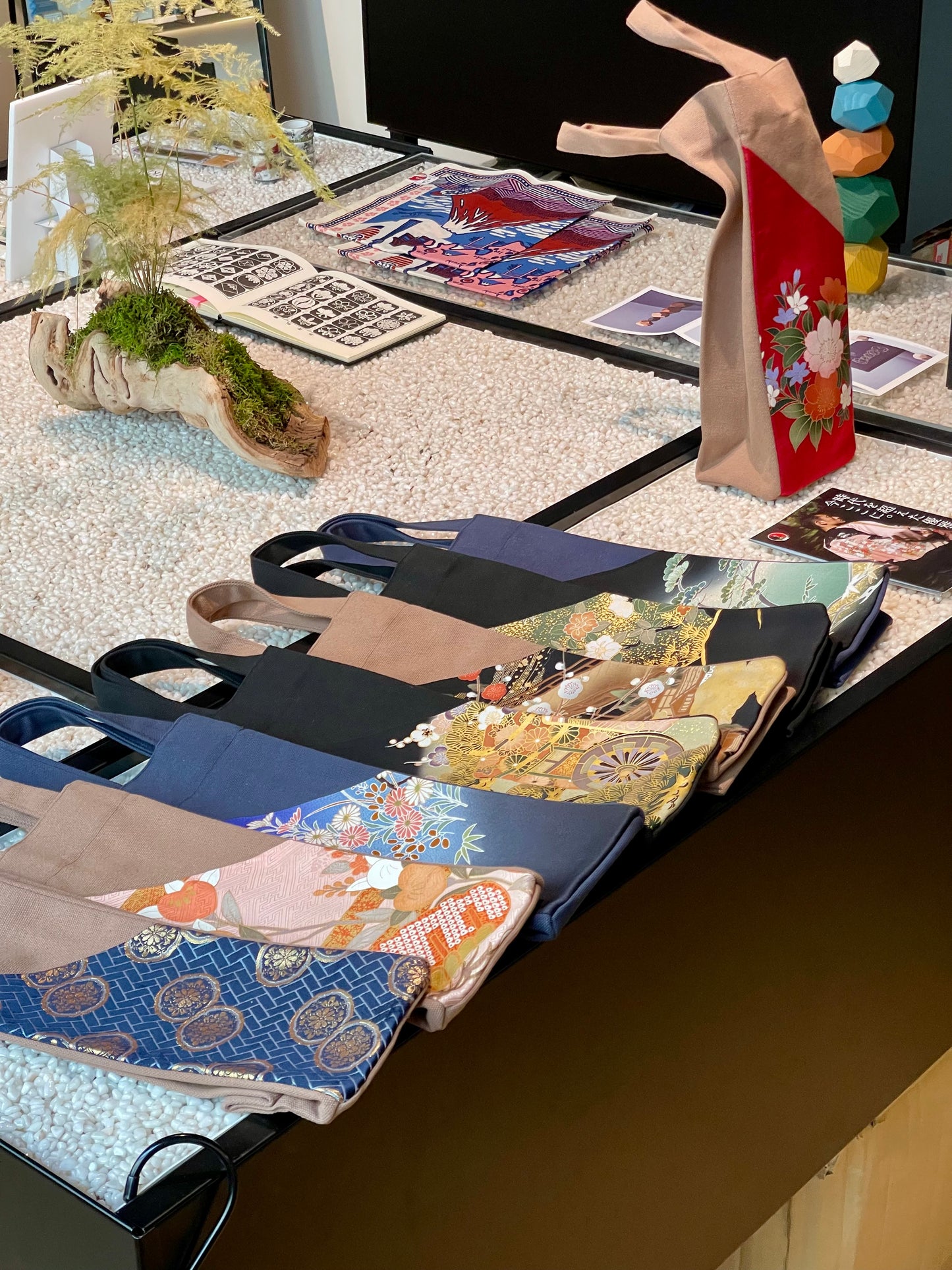 Kimono Wine Bottle Bag by Ounchan